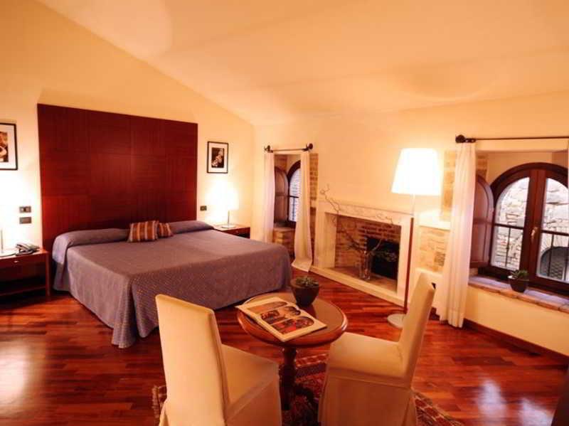 Relais La Corte Di Bettona Eksteriør bilde